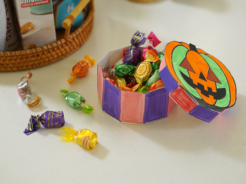 キャンディを入れたかぼちゃのお菓子ボックス